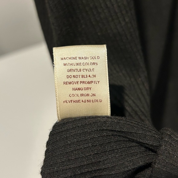 Feathers Ribbed Capped Sleeve Black Dress - Picture 6 of 7